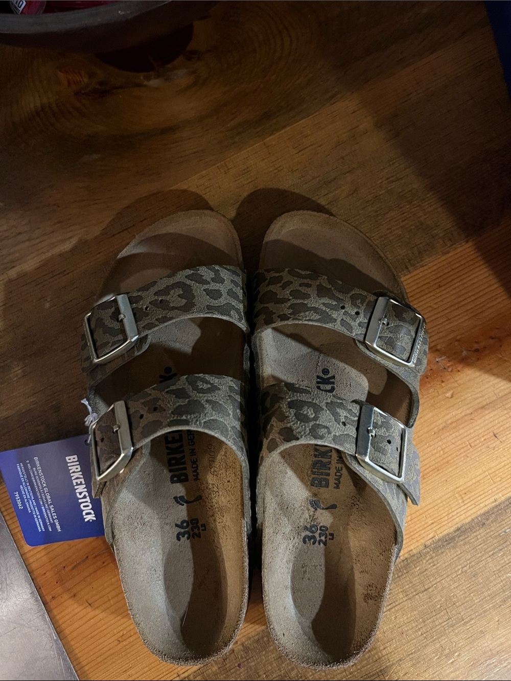 Birkenstock Women’s Leopard Khaki Arizona Soft Footbed Sandal size 5 - Picture 10 of 10